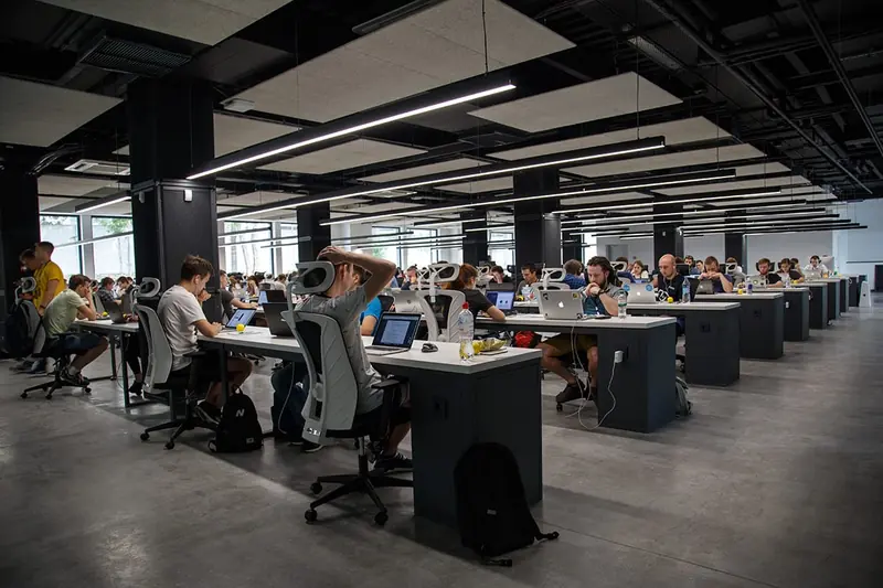 Kundenberaterinnen und Kundenberater im Contact Center